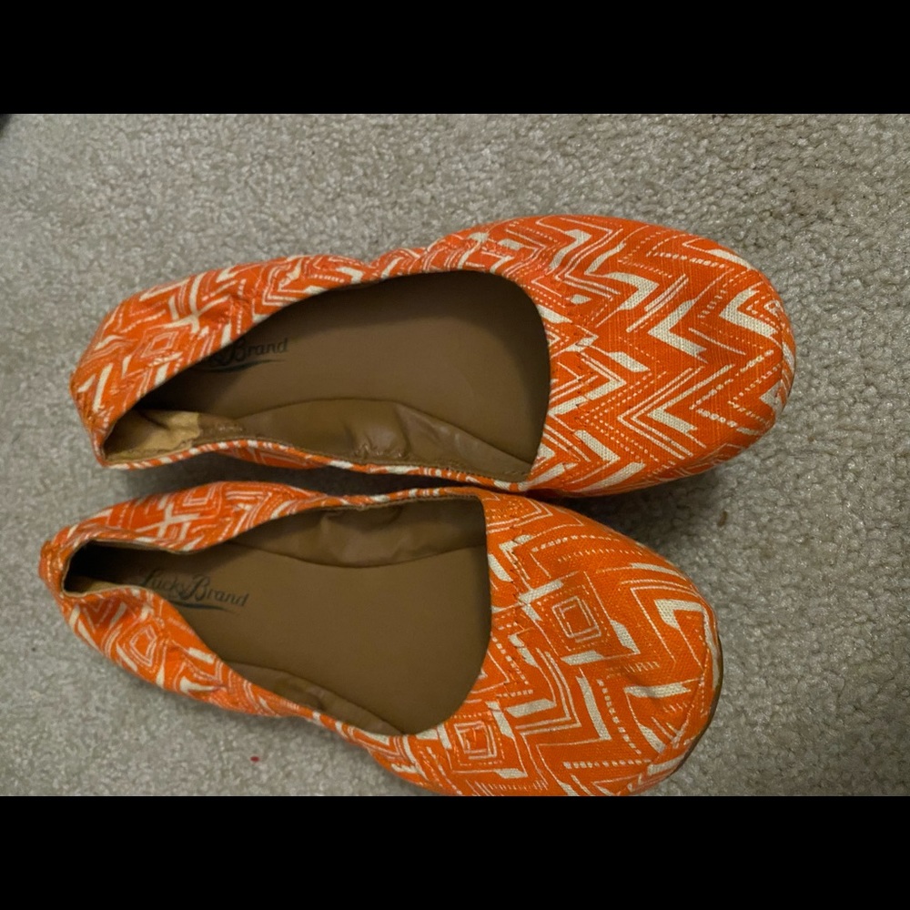 LUCKY BRAND FLATS. never worn. size 7.5